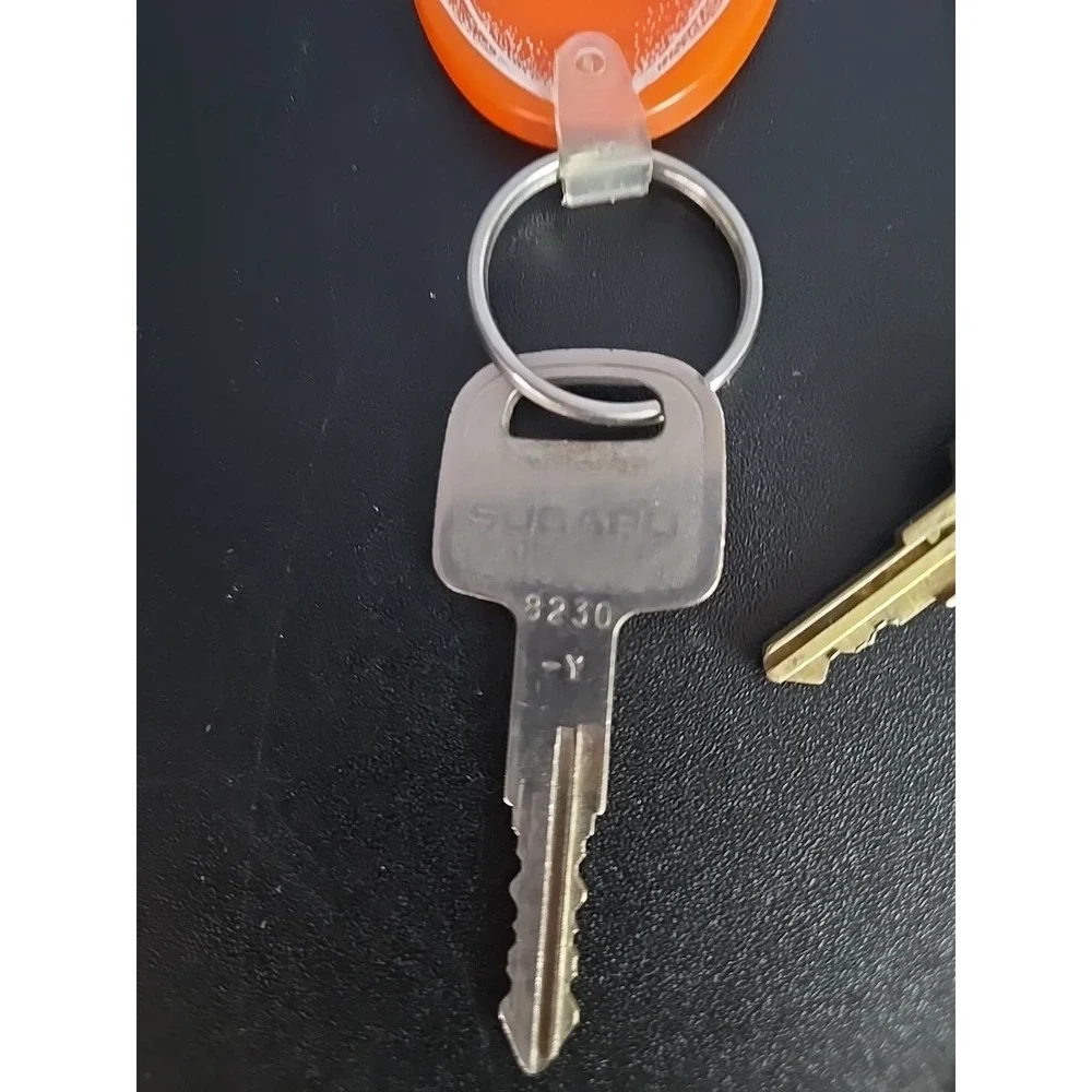 N/A vintage keys